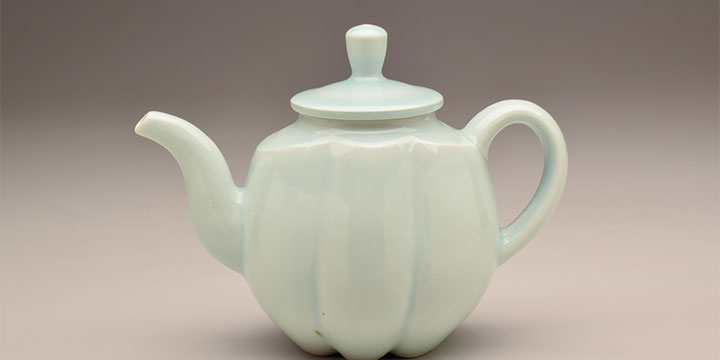 Peter Pinnell, Porcelain Teapot, porcelain, blue celadon glaze, 2020, 7 × 9½ × 5